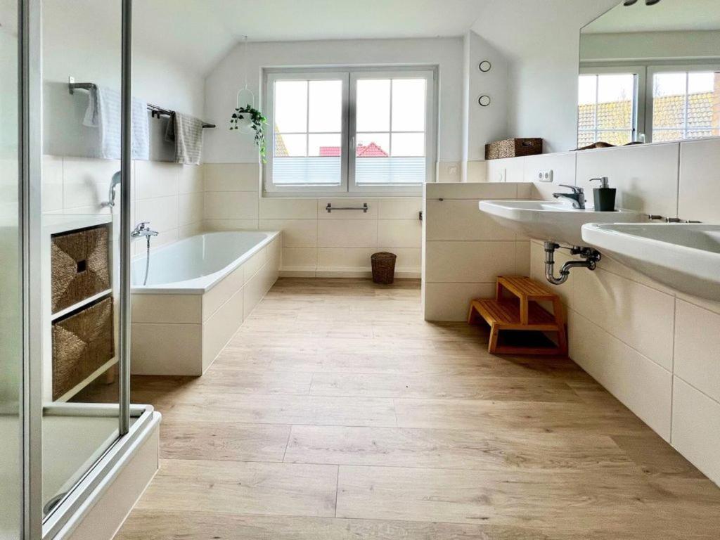 "Sonnenliebe" Ferienhaus Groß Schwansee エクステリア 写真